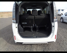 Toyota Voxy 2014