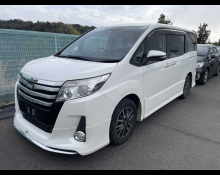 Toyota Noah 2015