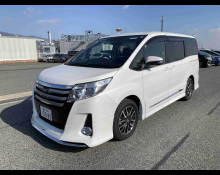 Toyota Noah 2016