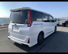 Toyota Noah 2016