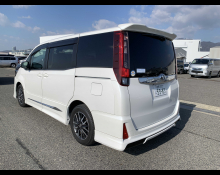 Toyota Noah 2016