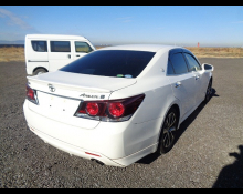 Toyota Crown Athlete 2015