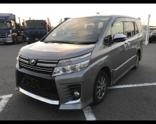 Toyota Voxy 2015