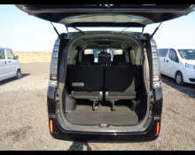 Toyota Voxy 2014