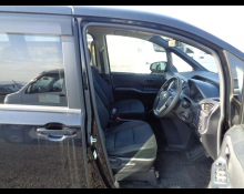 Toyota Voxy 2014