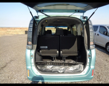 Toyota Voxy 2014