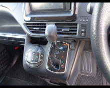 Toyota Voxy 2014