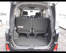 Toyota Voxy 2014