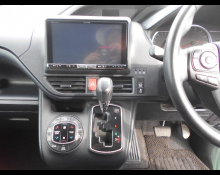 Toyota Voxy 2014