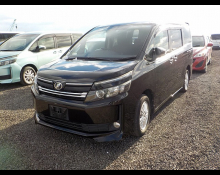 Toyota Voxy 2014