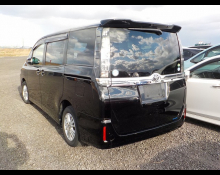 Toyota Voxy 2014