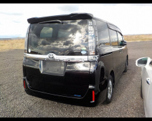 Toyota Voxy 2014