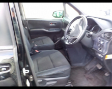 Toyota Voxy 2014