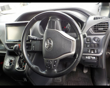 Toyota Voxy 2014