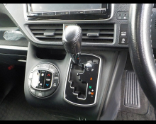 Toyota Voxy 2014