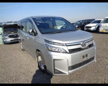 Toyota Voxy 2018