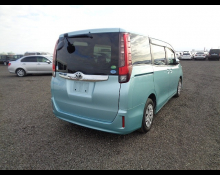 Toyota Noah 2017