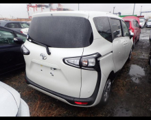 Toyota Sienta 2021