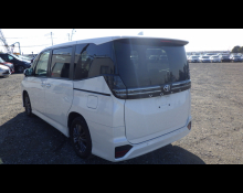 Toyota Voxy 2022