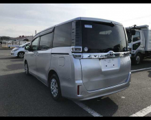 Toyota Voxy 2018