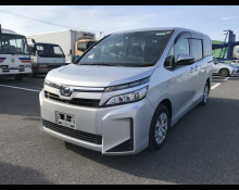 Toyota Voxy 2018