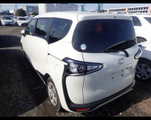 Toyota Sienta 2021