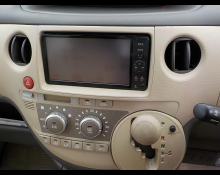 Toyota Sienta 2011
