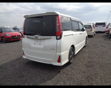Toyota Noah 2016