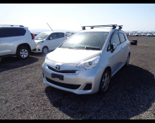 Toyota Ractis 2015