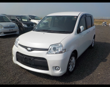 Toyota Sienta 2013