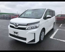 Toyota Voxy 2018