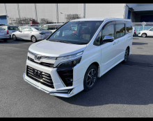 Toyota Voxy 2019
