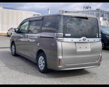 Toyota Voxy 2018