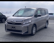 Toyota Voxy 2018