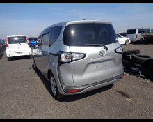 Toyota Sienta 2017