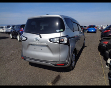 Toyota Sienta 2017