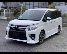 Toyota Voxy 2015