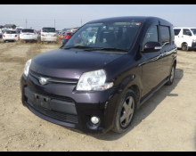 Toyota Sienta 2011