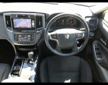 Toyota Crown Hybrid 2015