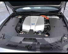 Toyota Crown Hybrid 2018