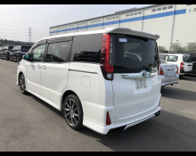 Toyota Noah 2015