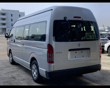 Toyota Hiace Commuter 2024