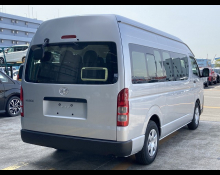 Toyota Hiace Commuter 2024