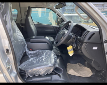 Toyota Hiace Commuter 2024