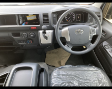 Toyota Hiace Commuter 2024
