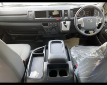 Toyota Hiace Commuter 2024