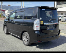 Toyota Voxy 2012