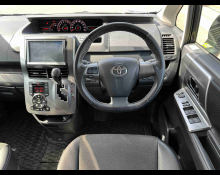 Toyota Voxy 2012