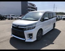 Toyota Voxy 2015