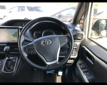 Toyota Voxy 2016